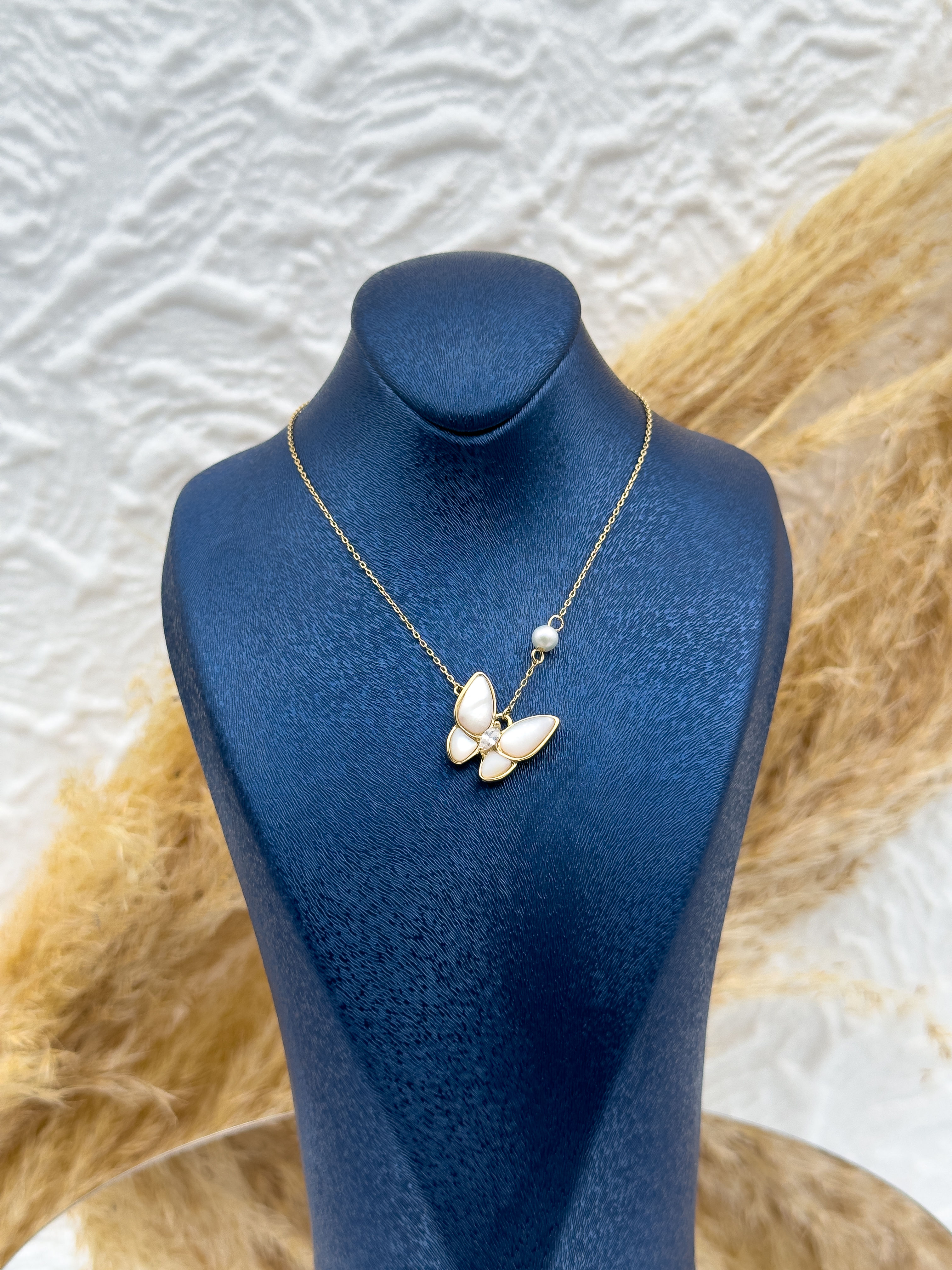 925 Ayar Gümüş Gold Renk Sedefli Kelebek Kadın Kolye – İnci Detaylı Özel Tasarım